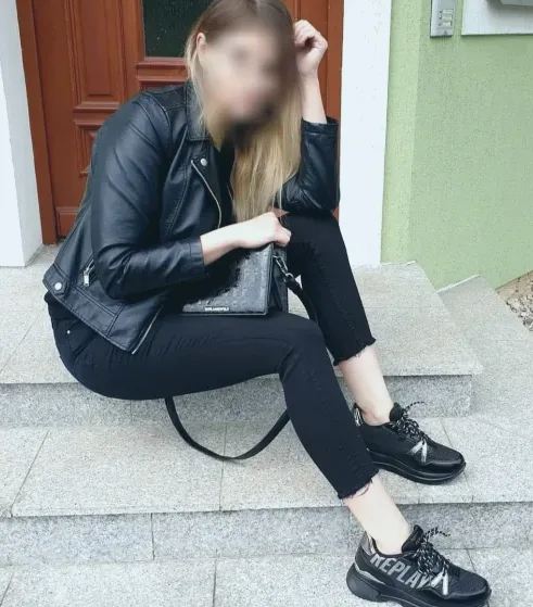 Chantal, 37