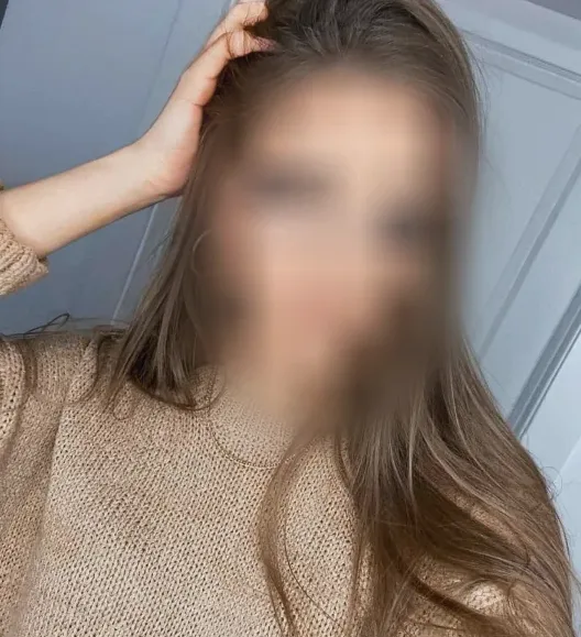 Ellen, 29