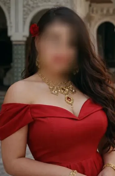 Fatima, 29