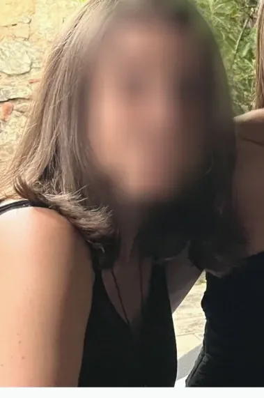 Fleur, 33