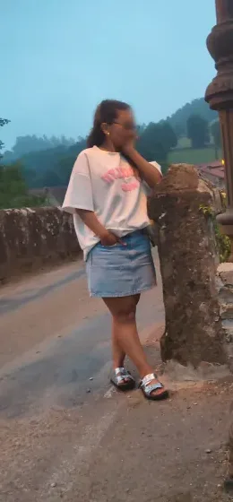 Isabel, 32