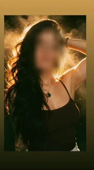 Julie, 37