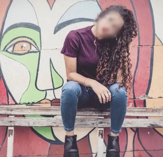 Lauren, 32
