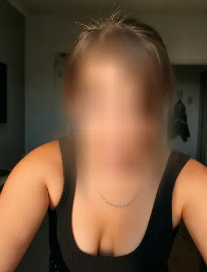 Manon, 34