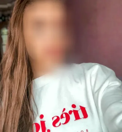 Melissa, 23
