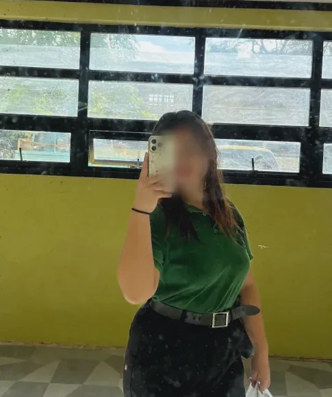 Sara, 19